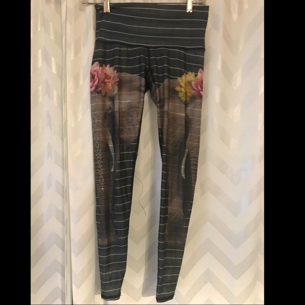 Teeki love the Elephant yoga pants small